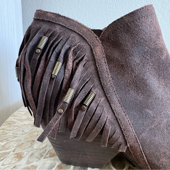 OTBT Brown Folkloric Fringe Suede Ankle Boots size 11M - Picture 3 of 10